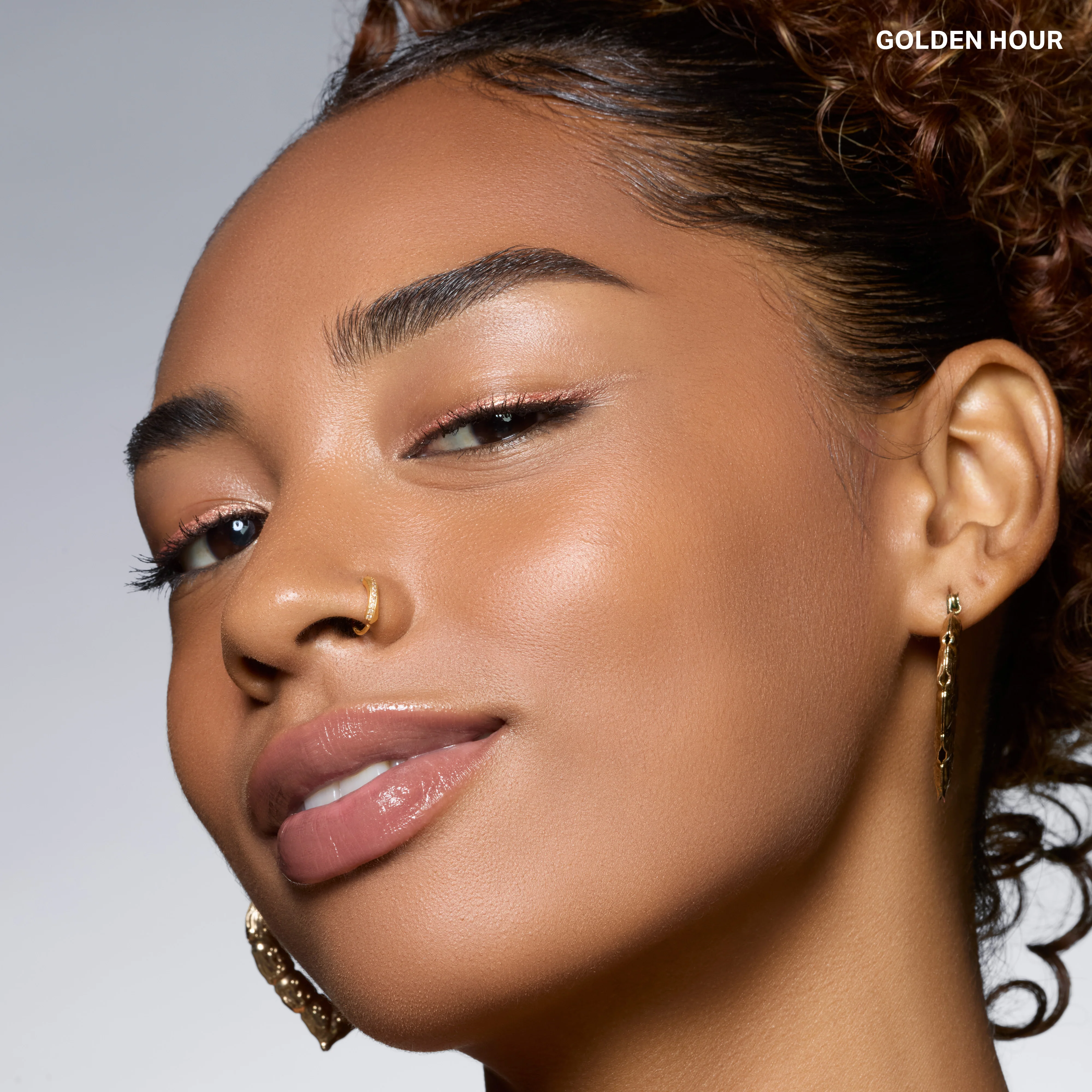 Cloudlight Soft Glow Veil Finishing Powder - Image 12