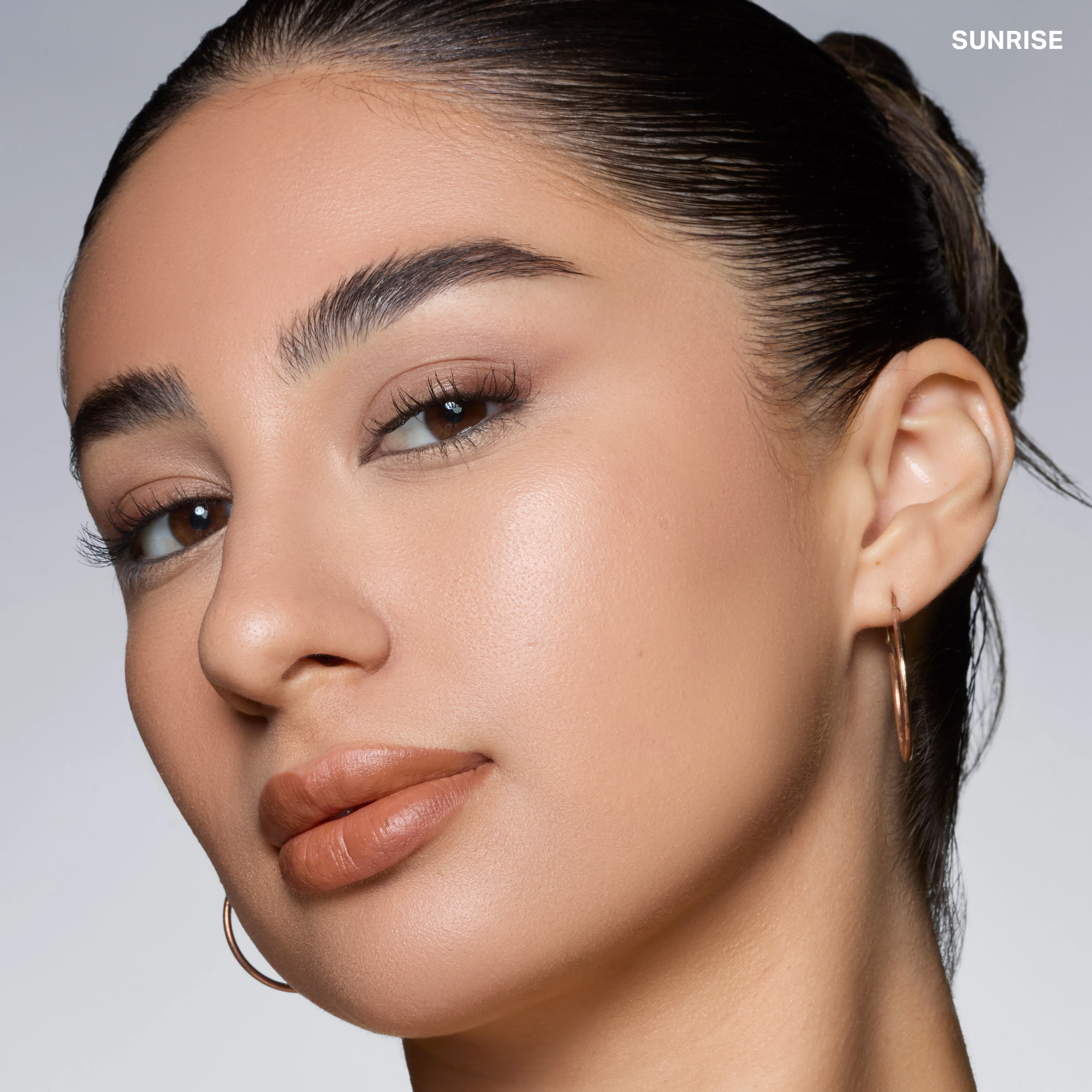 Cloudlight Soft Glow Veil Finishing Powder - Image 6