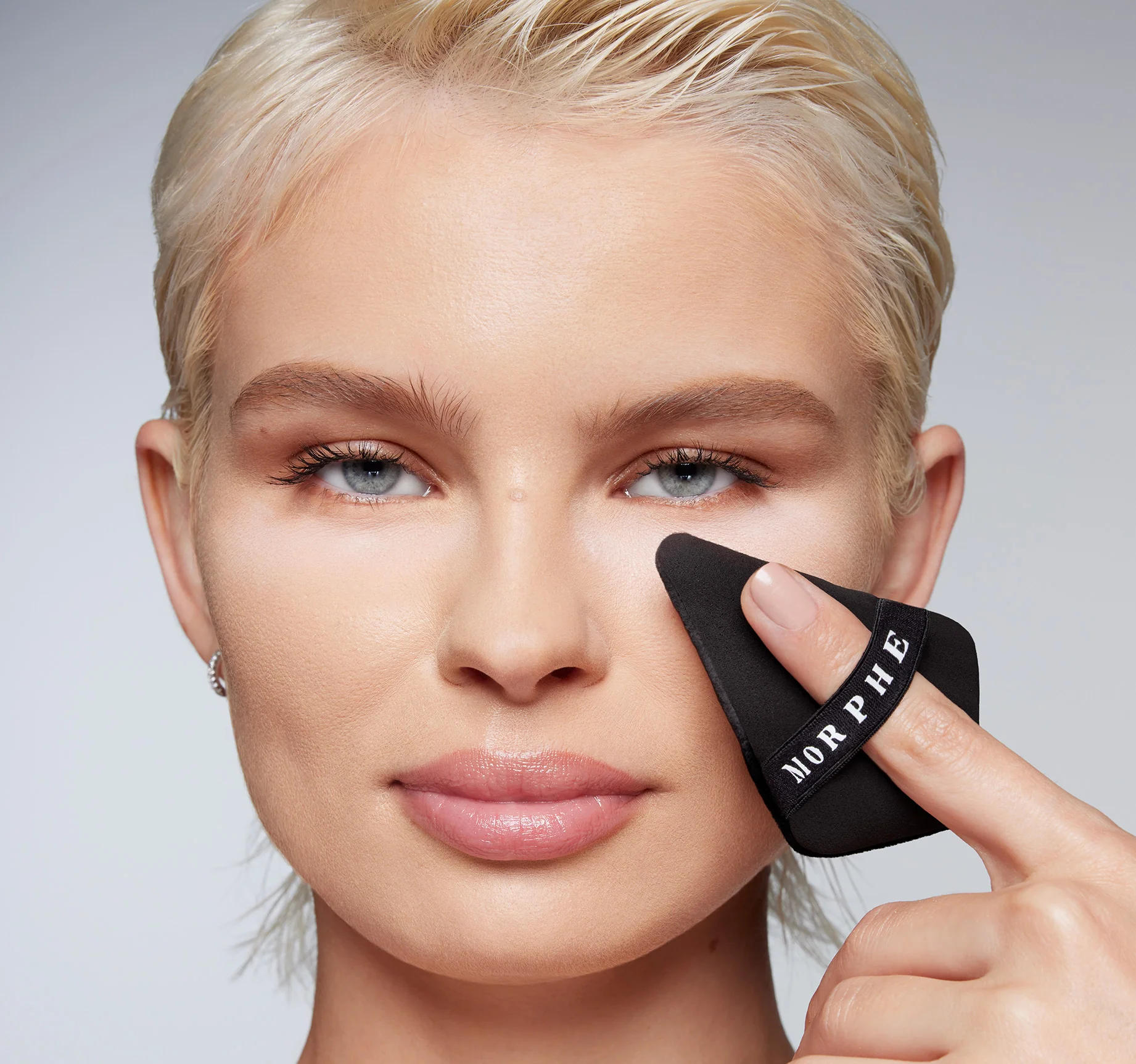 Totally Set Mini Brighten & Set Powder Duo - Image 3